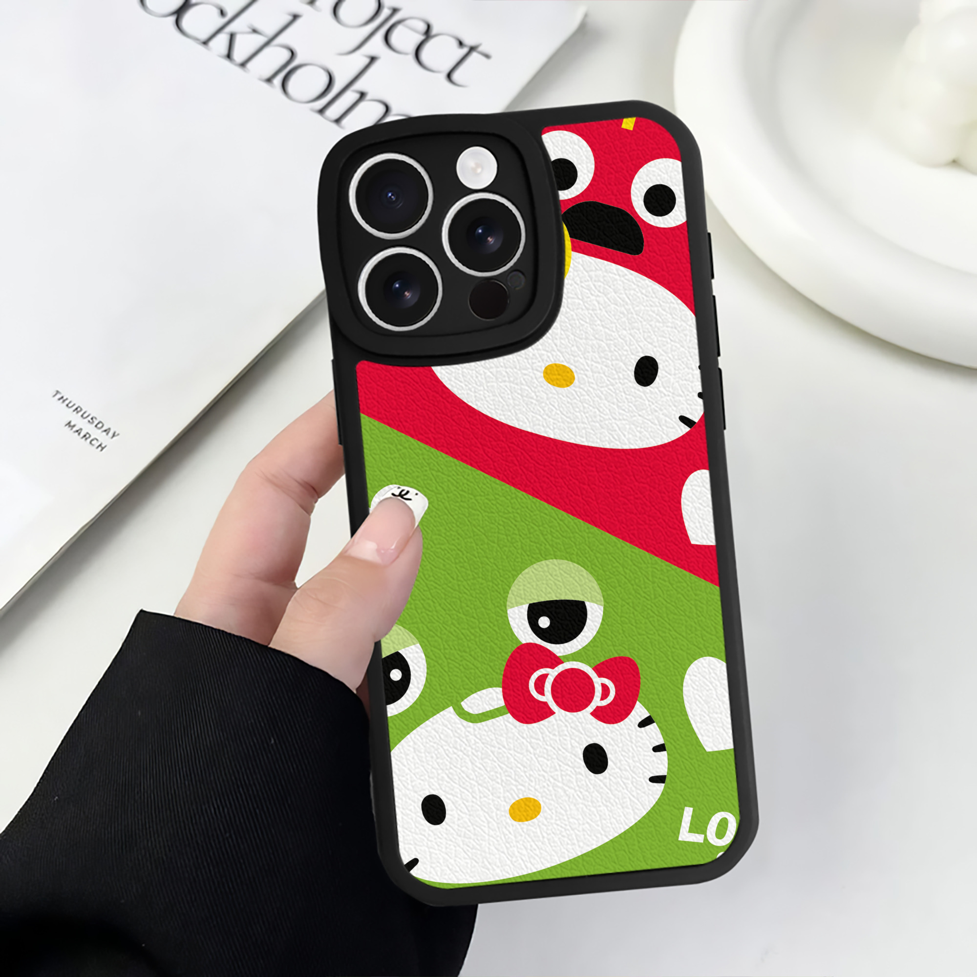 （画像用） Hello Kitty ハローキティ 【iPhone 16シリーズ対応】シリコンスマホケース（レザー調） 材質：シリコン